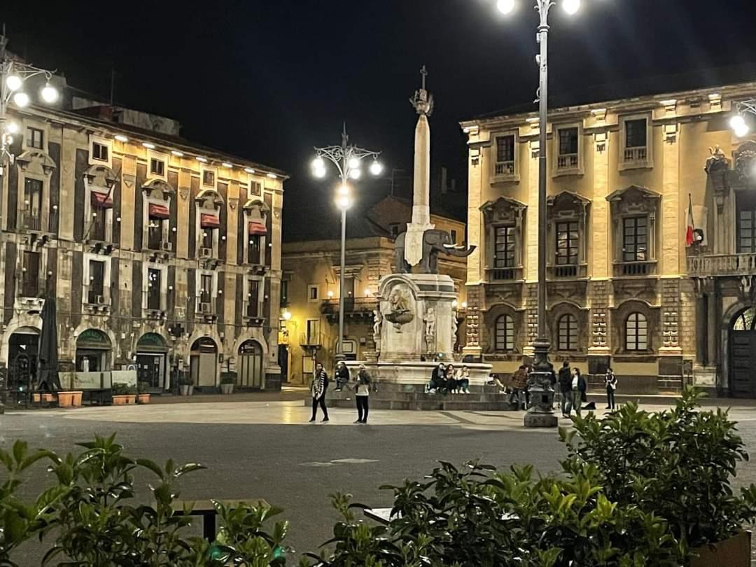 Casa Vacanze Il Nespolo Catânia Exterior foto